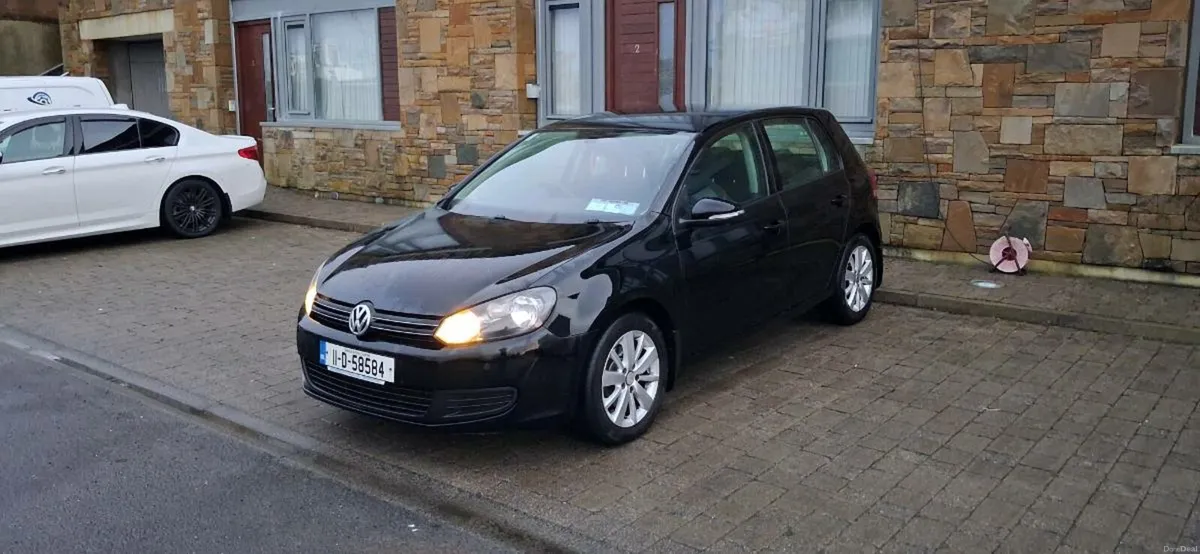 2011 Volkswagen Golf <<< New Nct 12/26 >>> - Image 4