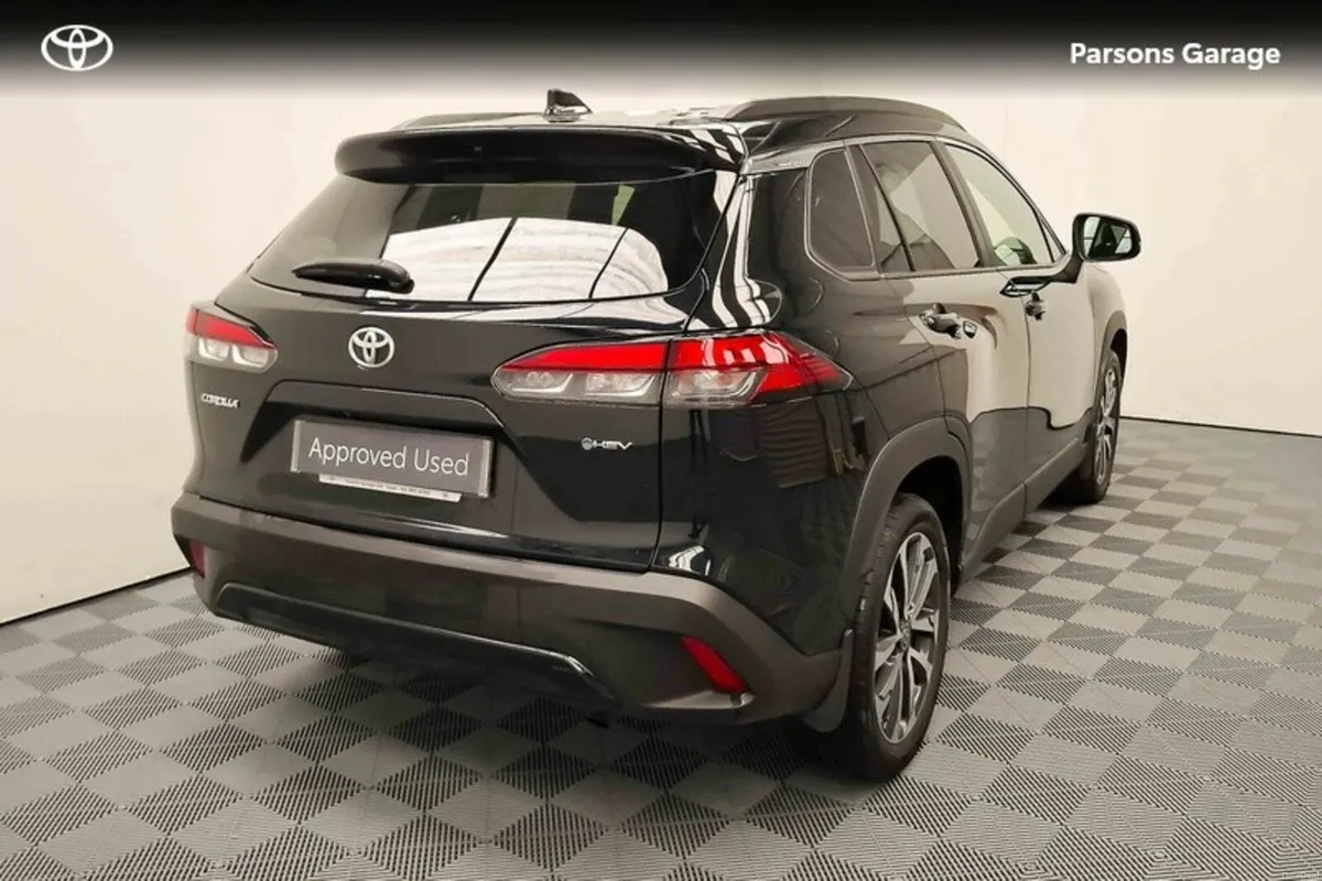 Toyota Corolla Cross CROSS 1.8 SPORT 4DR A - Image 2