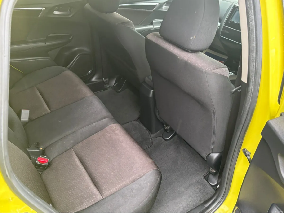 Honda Fit AUTOMATIC SELF CHARGING HYBRID - Image 3