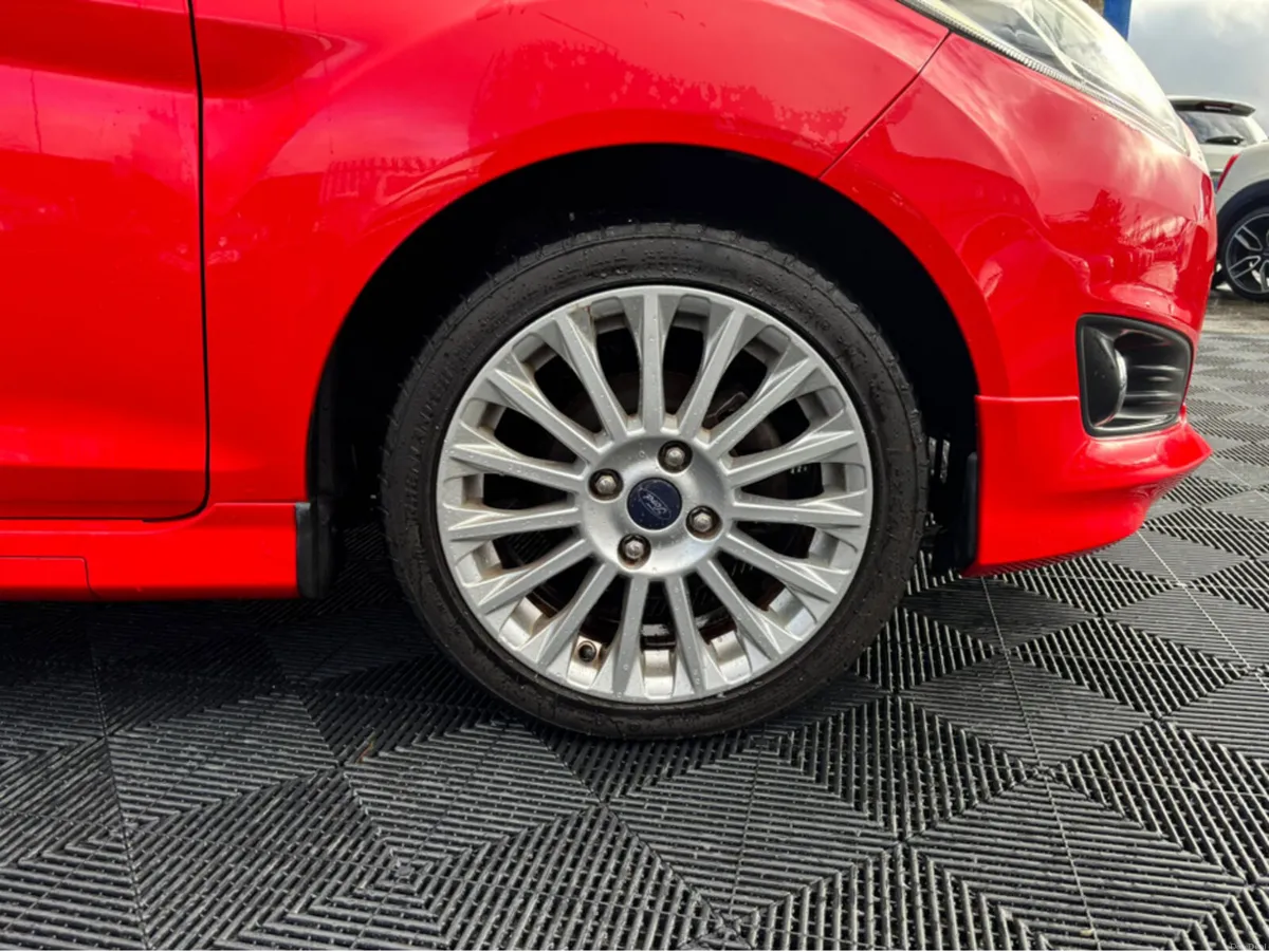 Ford Fiesta Ford Fiesta 1.0 petrol, auto huge spec - Image 3