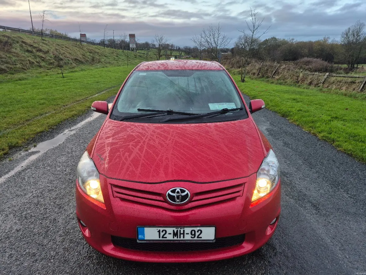 2012 Toyota Auris 1.4 D-4D SPORT 5DR - Image 2