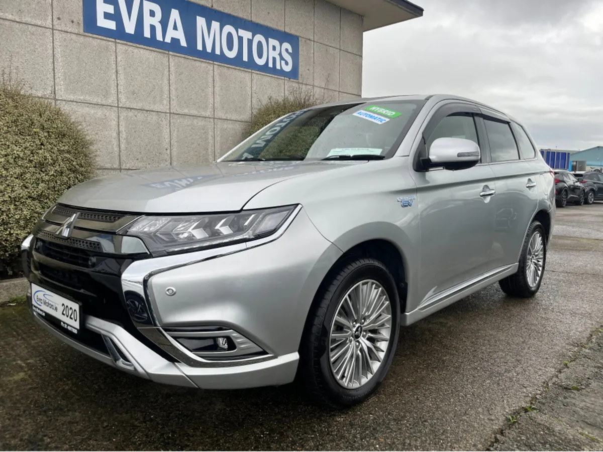 Mitsubishi Outlander G 4WD AUTOMATIC PHEV 2.4 PETR - Image 5