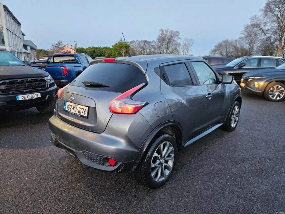 Nissan Juke 1.6 Tekna 5DR Auto - Image 3