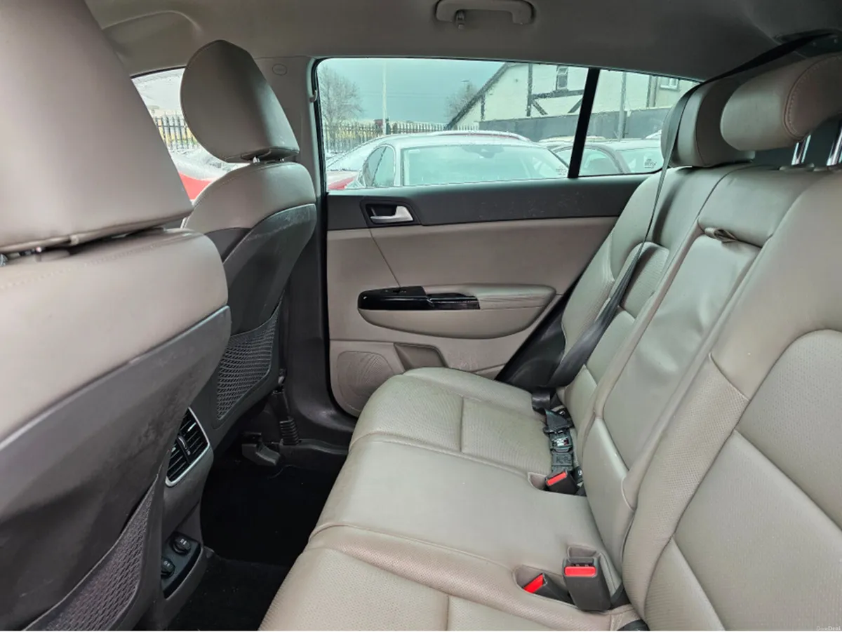 Kia Sportage PLATINUM ** HIGH SPEC IRISH SUV ** - Image 3