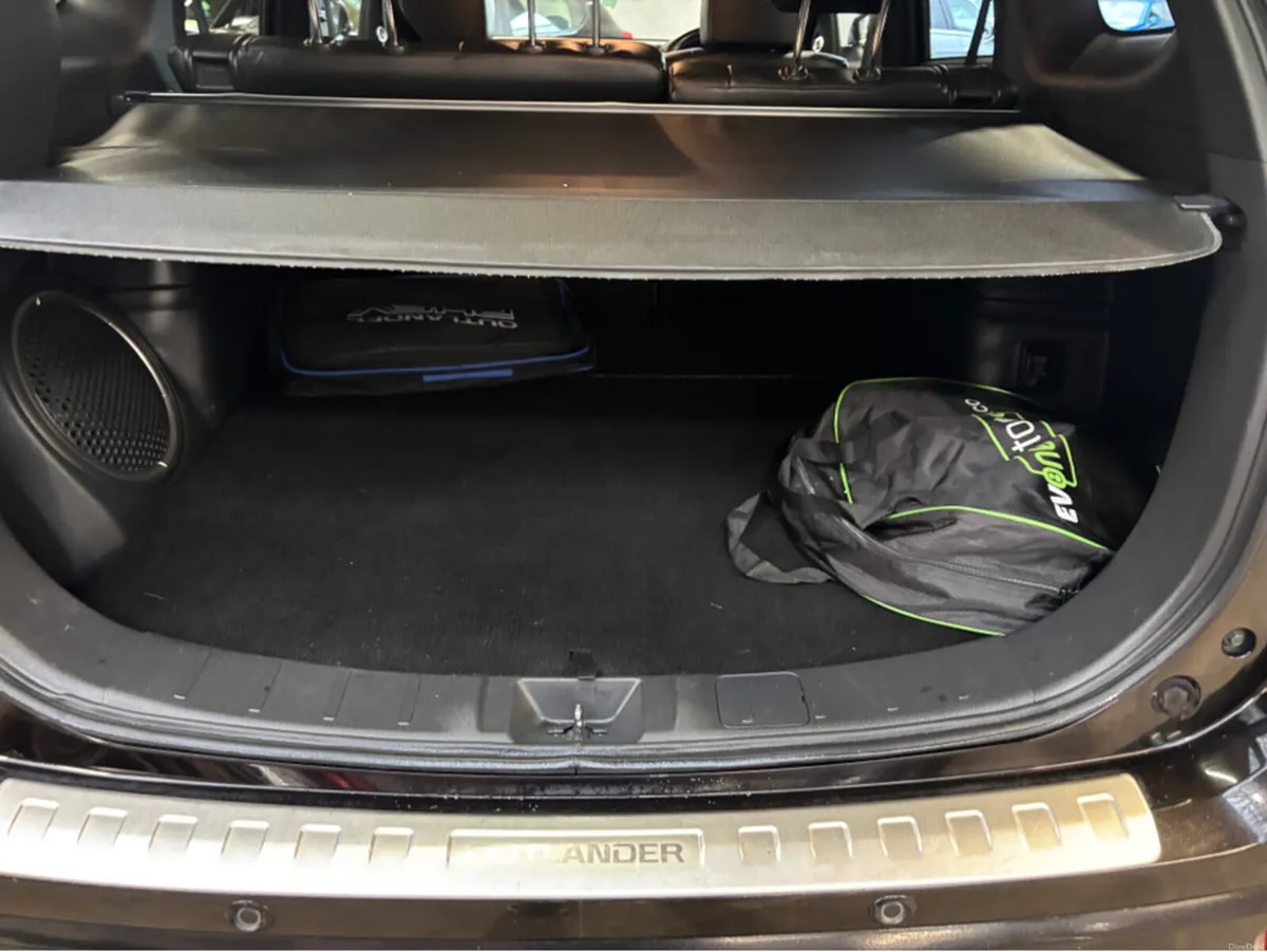 Mitsubishi Outlander OUTL PHEV S-EDI S-EDITION 4DR - Image 3