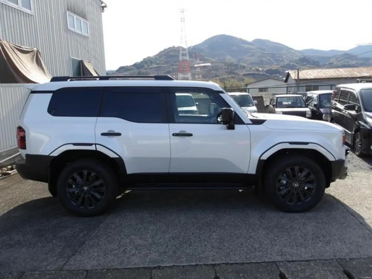 2025 Toyota Landcruiser 250 ZX 2.8 Diesel 7 seats - Image 4