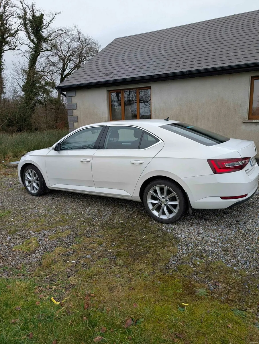 Skoda Superb 2016 - Image 4