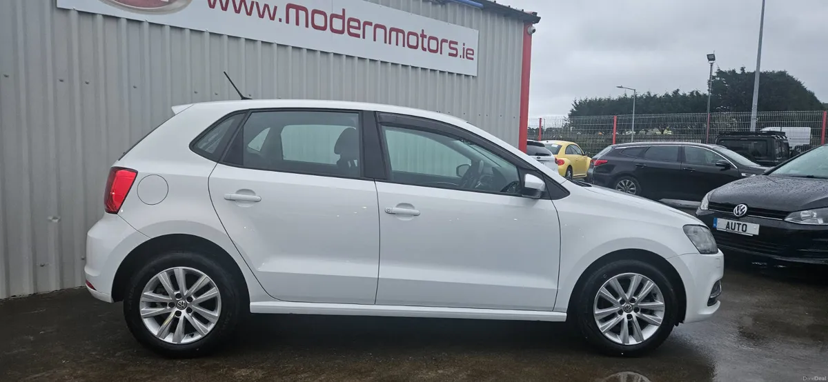 Volkswagen Polo automatic comfortline+ 1.2 low kms - Image 3