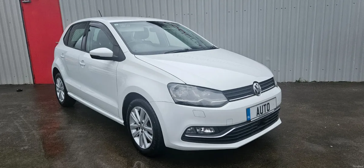 Volkswagen Polo automatic comfortline+ 1.2 low kms - Image 2