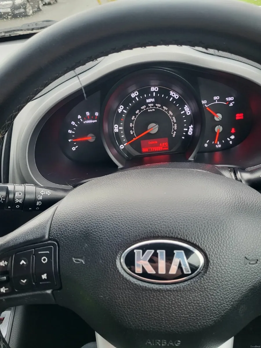 Kia Sportage 2013 - Image 2