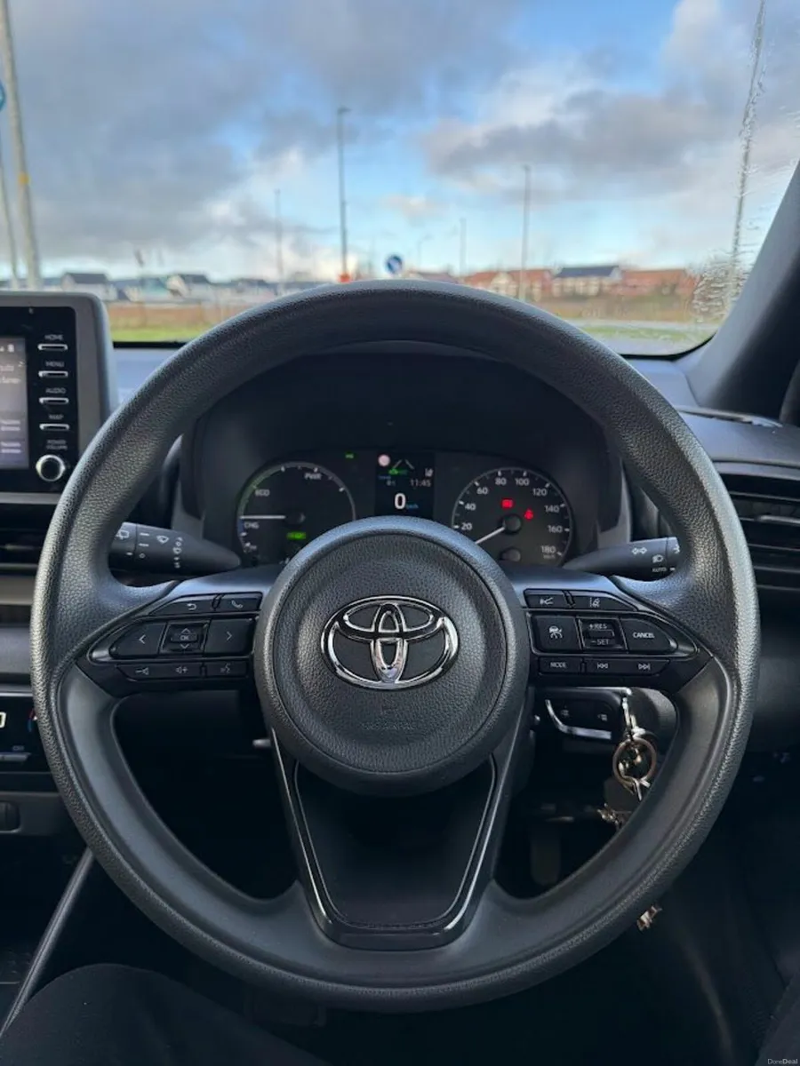 Toyota Yaris 2020 *LUNA * great specs - Image 4