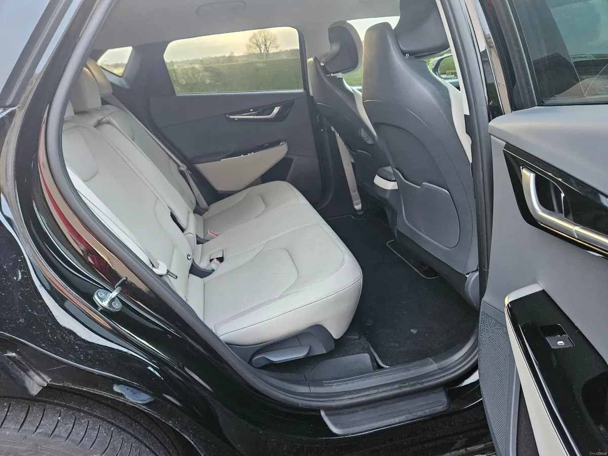 Kia EV6 2022   77.4kWh  Earth  5DR Auto - Image 4