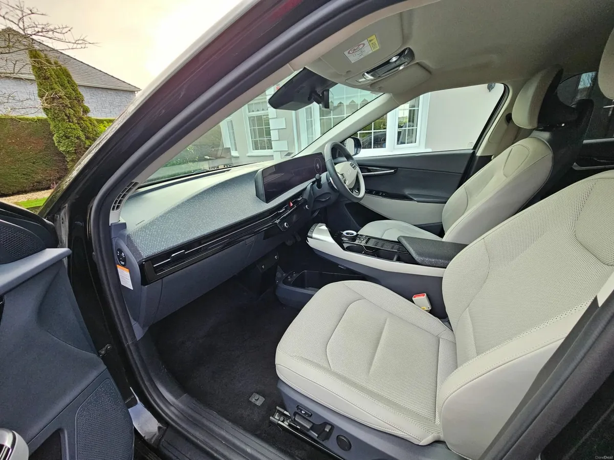 Kia EV6 2022   77.4kWh  Earth  5DR Auto - Image 2