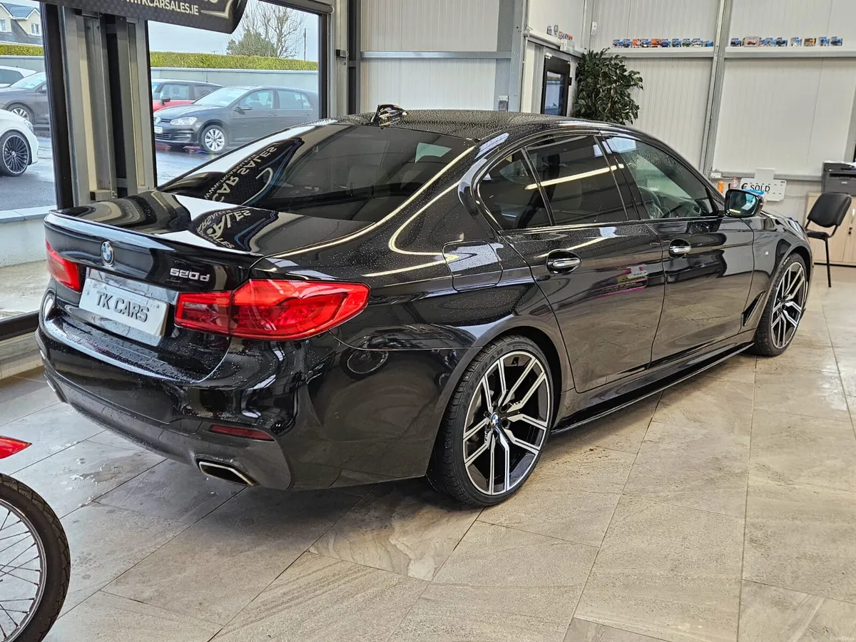 18 BMW 520 M-SPORT WITH M-PERFORMANCE KIT - Image 3