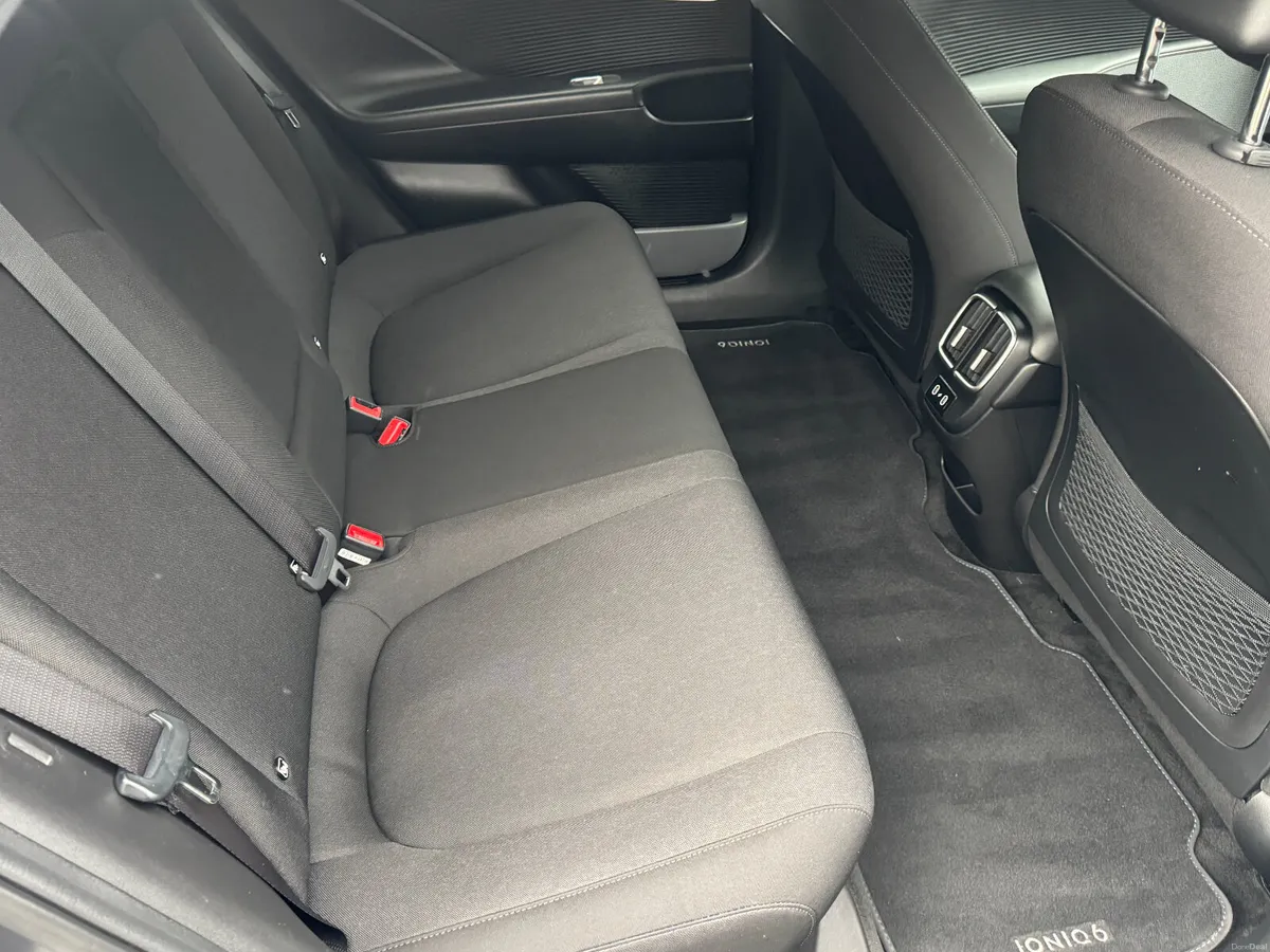 2023 Hyundai IONIQ 6 Signature - Image 4