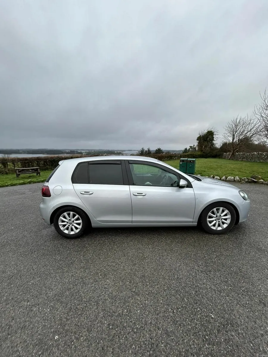 Volkswagen Golf 2011 - Image 1