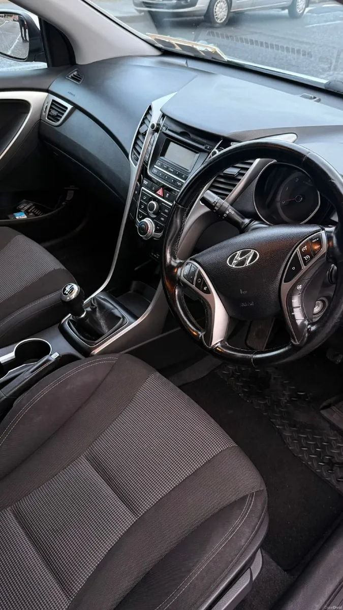 Hyundai i30 2013 - Image 2