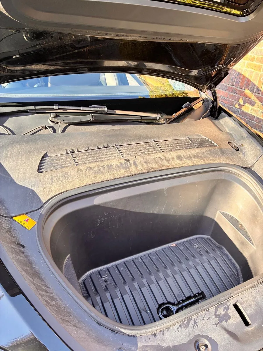 Tesla Model Y 2022 - Image 4