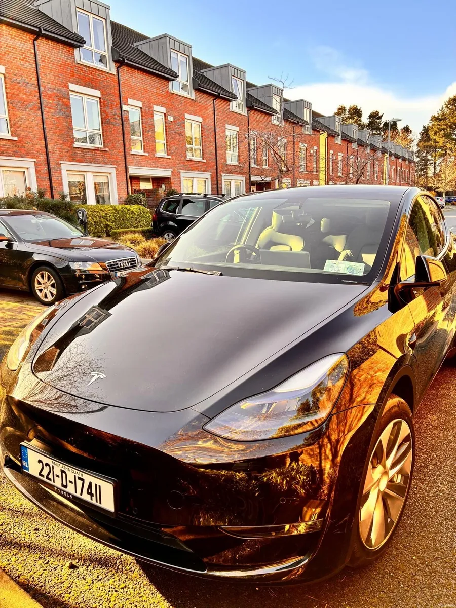Tesla Model Y 2022 - Image 1