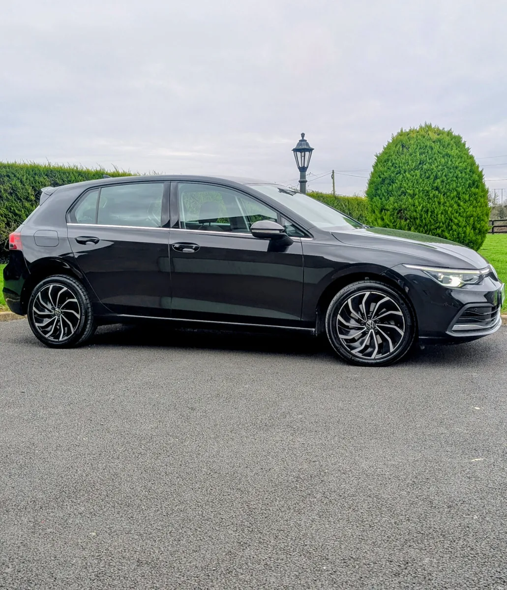 2022 VW Golf 1.4 Petrol Hybrid DSG Automatic - Image 3