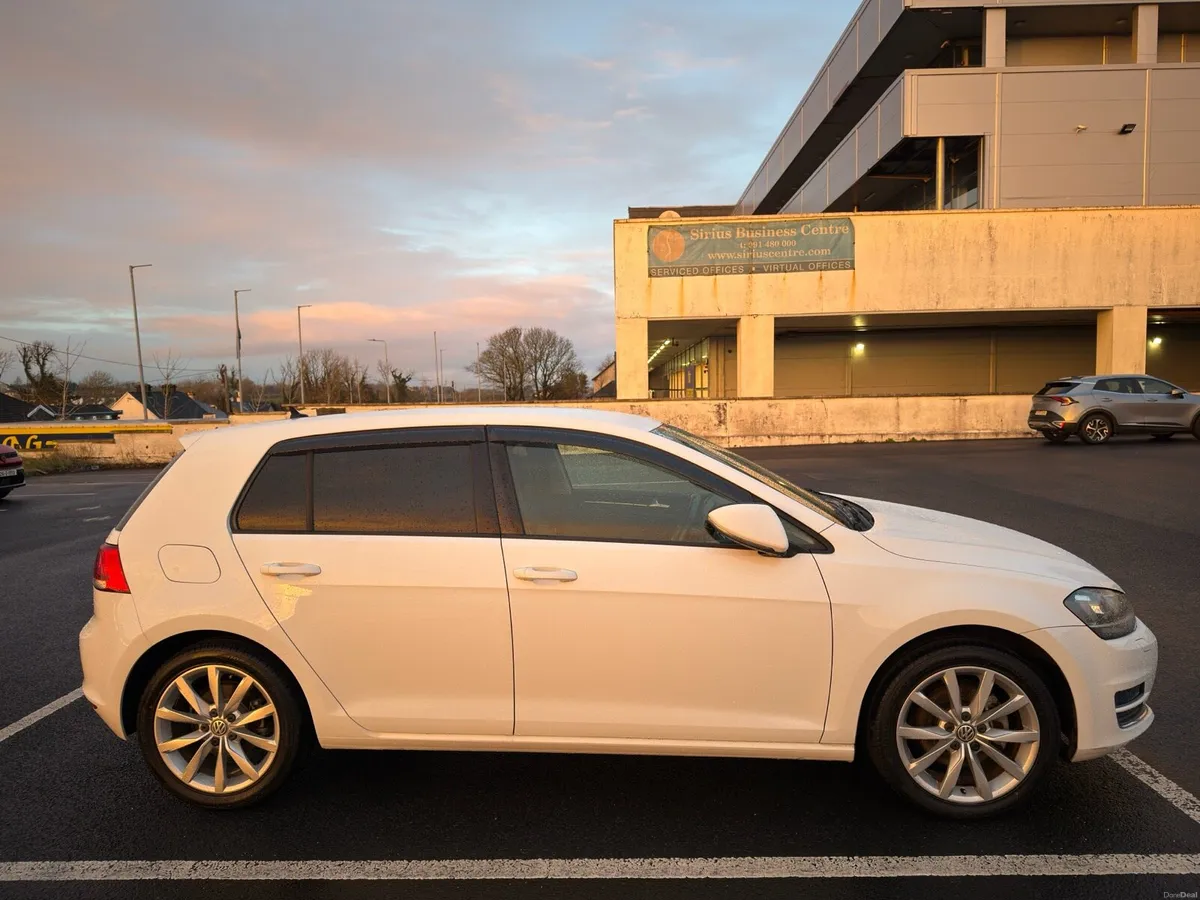 Volkswagen Golf 1.4 TSI Pertol - Image 3