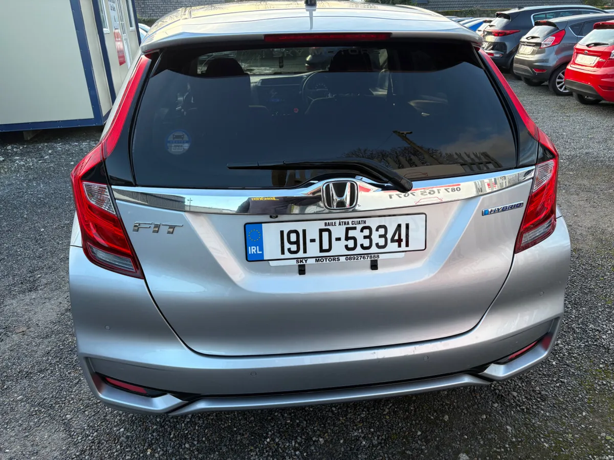 2019 Honda Fit 1.5 hybrid - Image 4