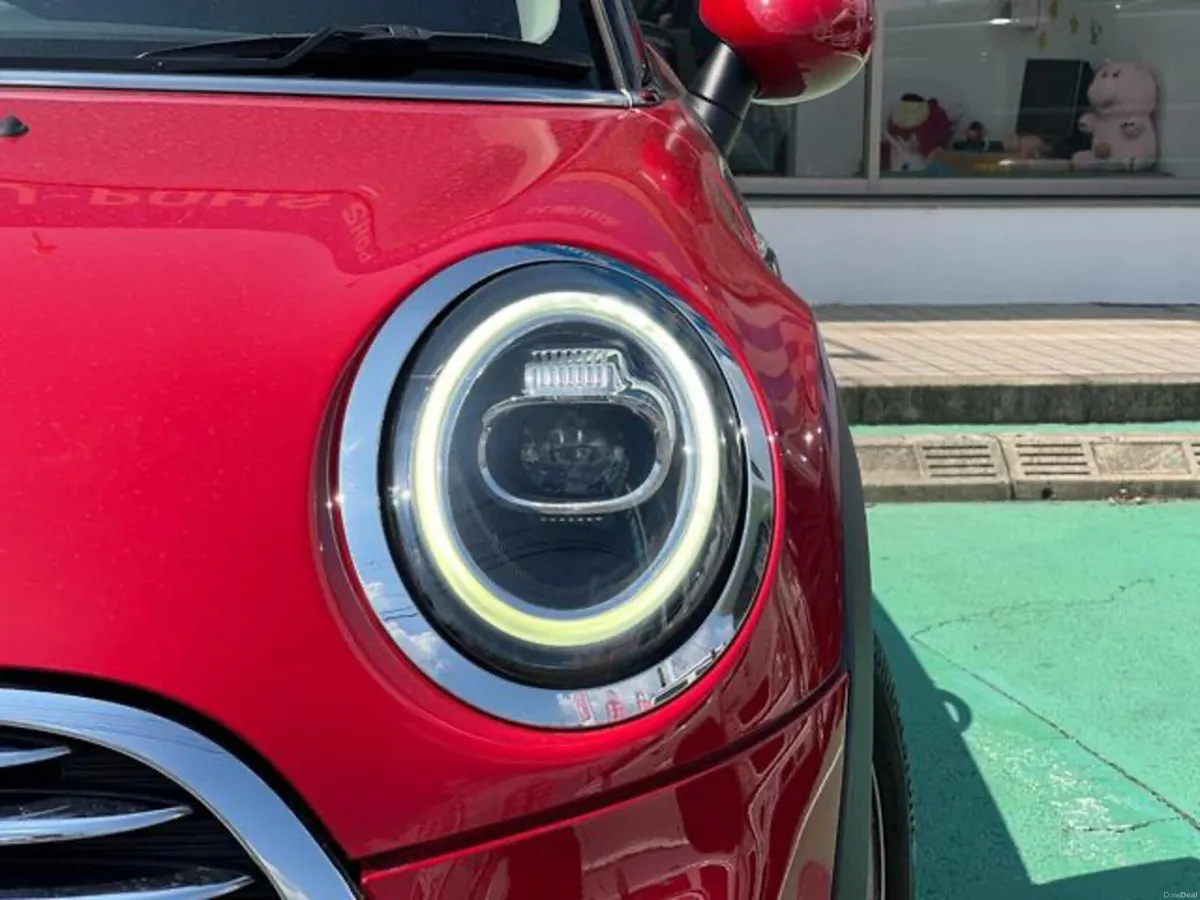 ❁ MINI 1.5 Petrol  ❁Automatic ❁ Victoria Edition ❁ - Image 4