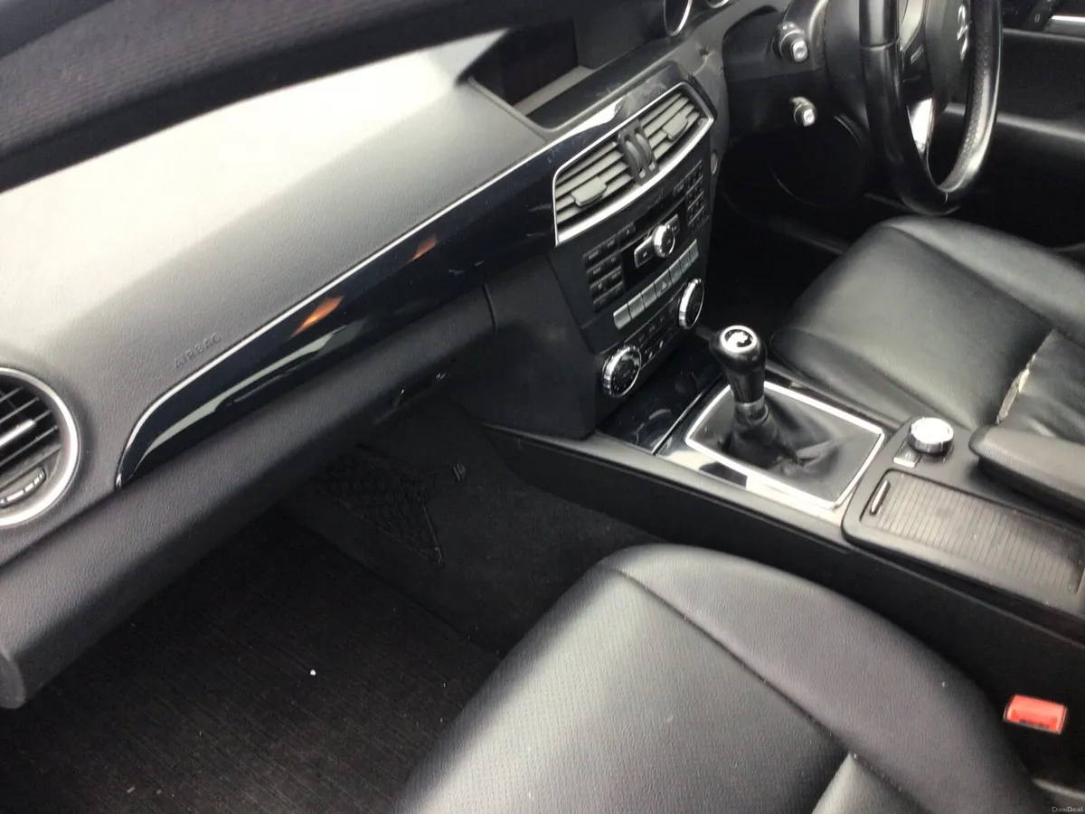 Mercedes-Benz C-Class 2012 - Image 4