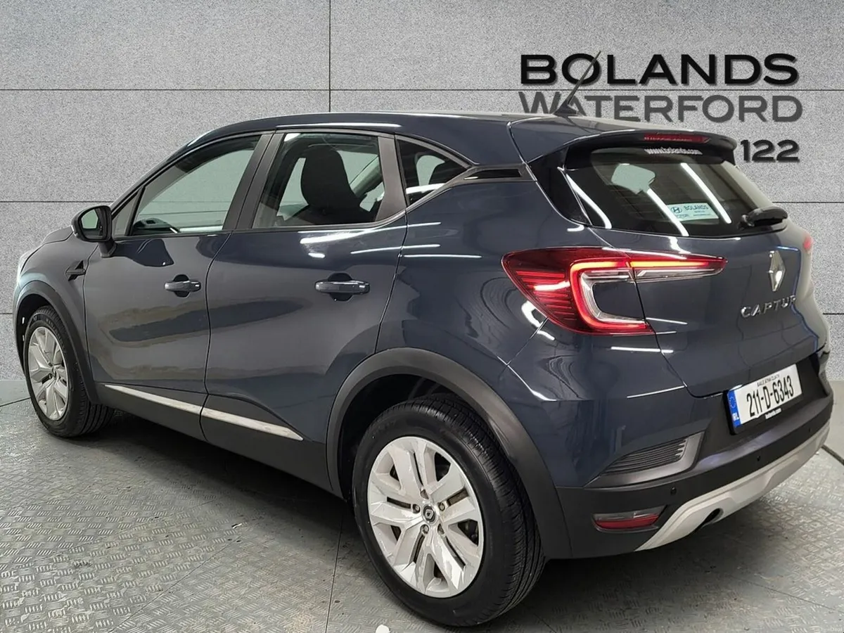 Renault Captur dCi 115 Play From €62 Per Week - Image 2