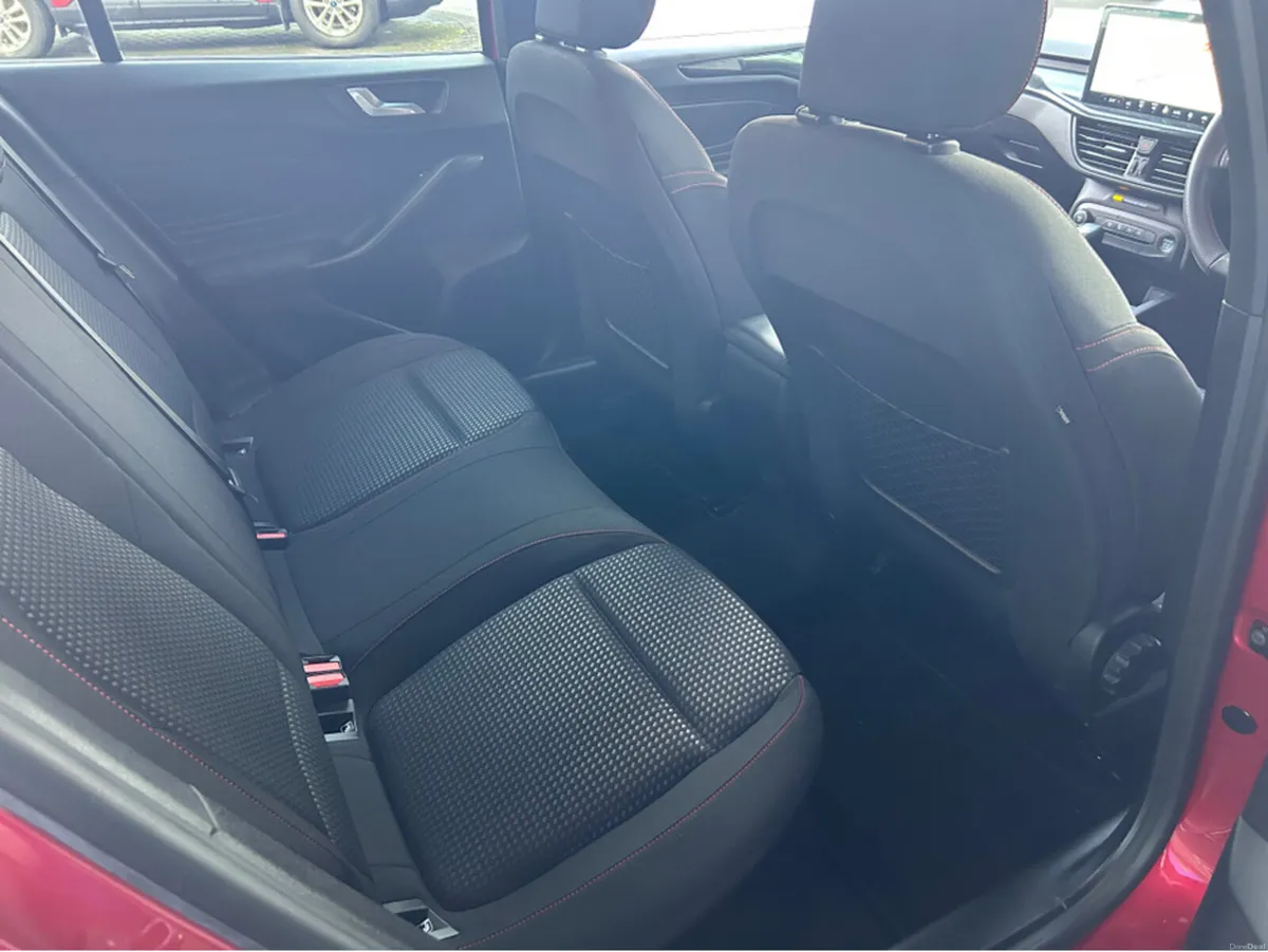 Ford Focus ST-LINE 1.0T 125 MHEV DC - Image 3