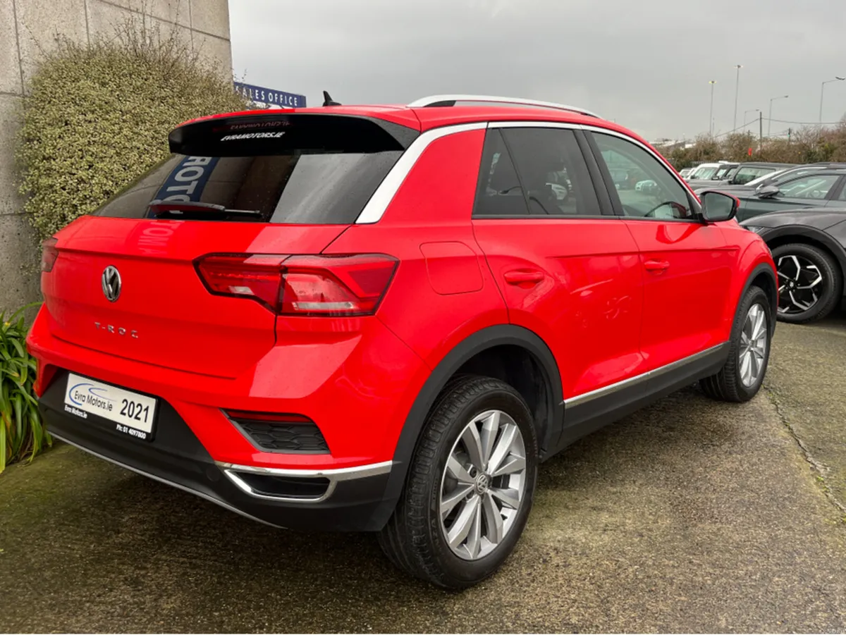 Volkswagen T-Roc STYLE AUTOMATIC 2.0 DIESEL //LOW - Image 4
