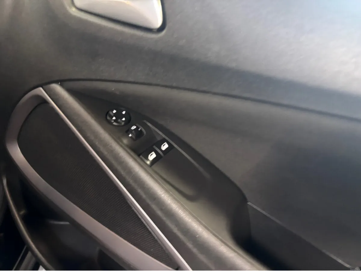 Opel Crossland X 1.2I 83PS - -PET-5SP 5DR X - Image 4