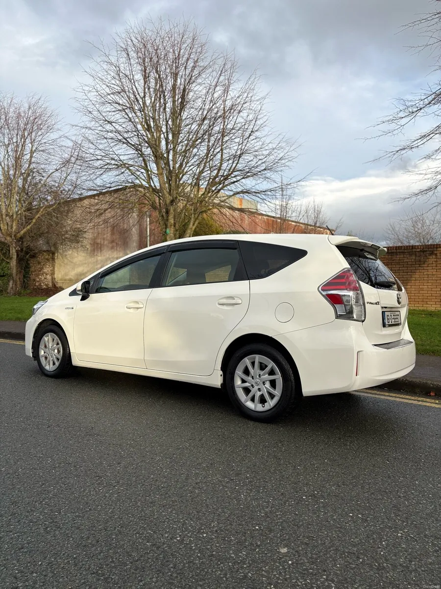 Toyota Prius - Image 4