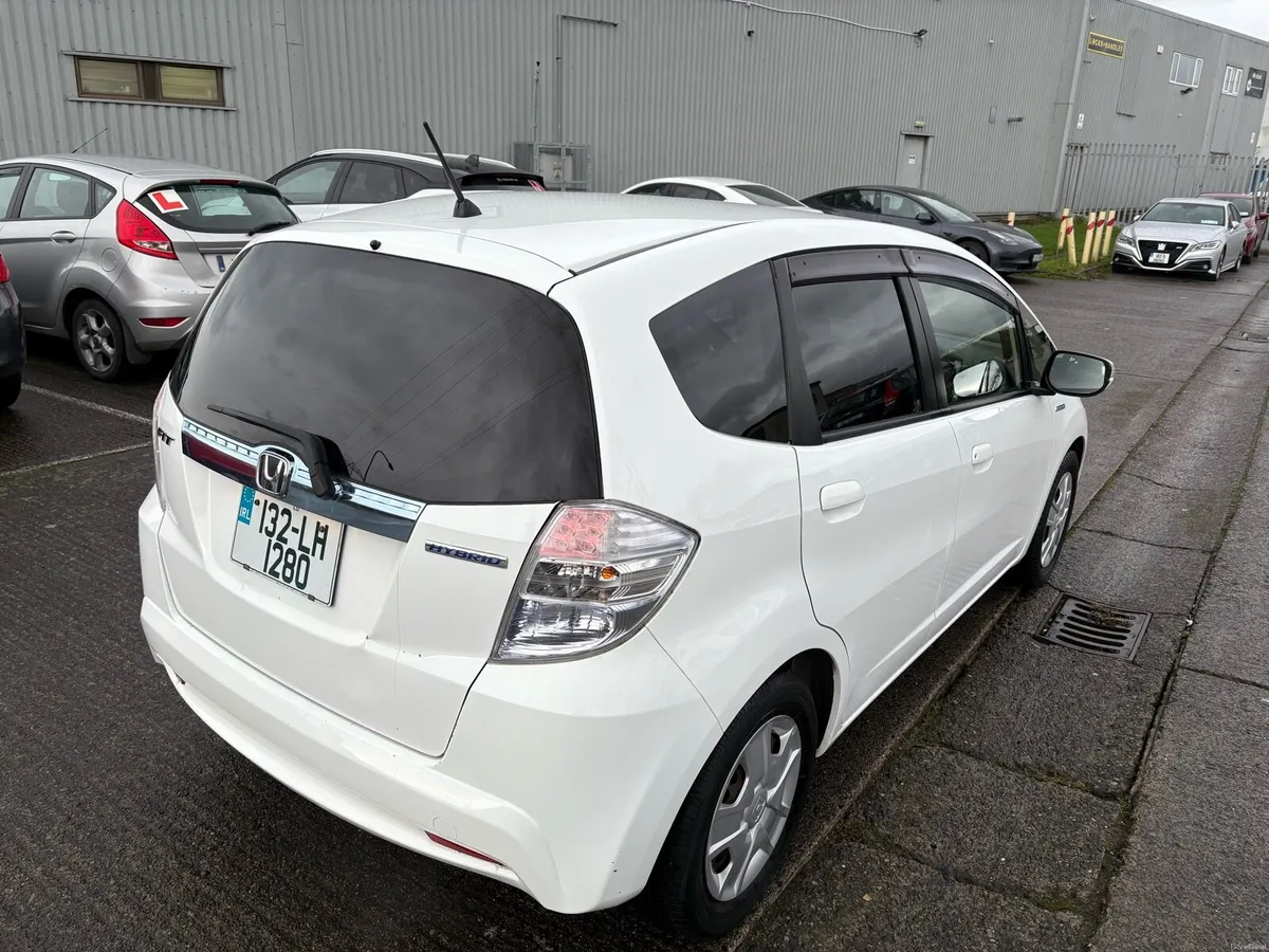 Honda Fit hybrid automatic - Image 4