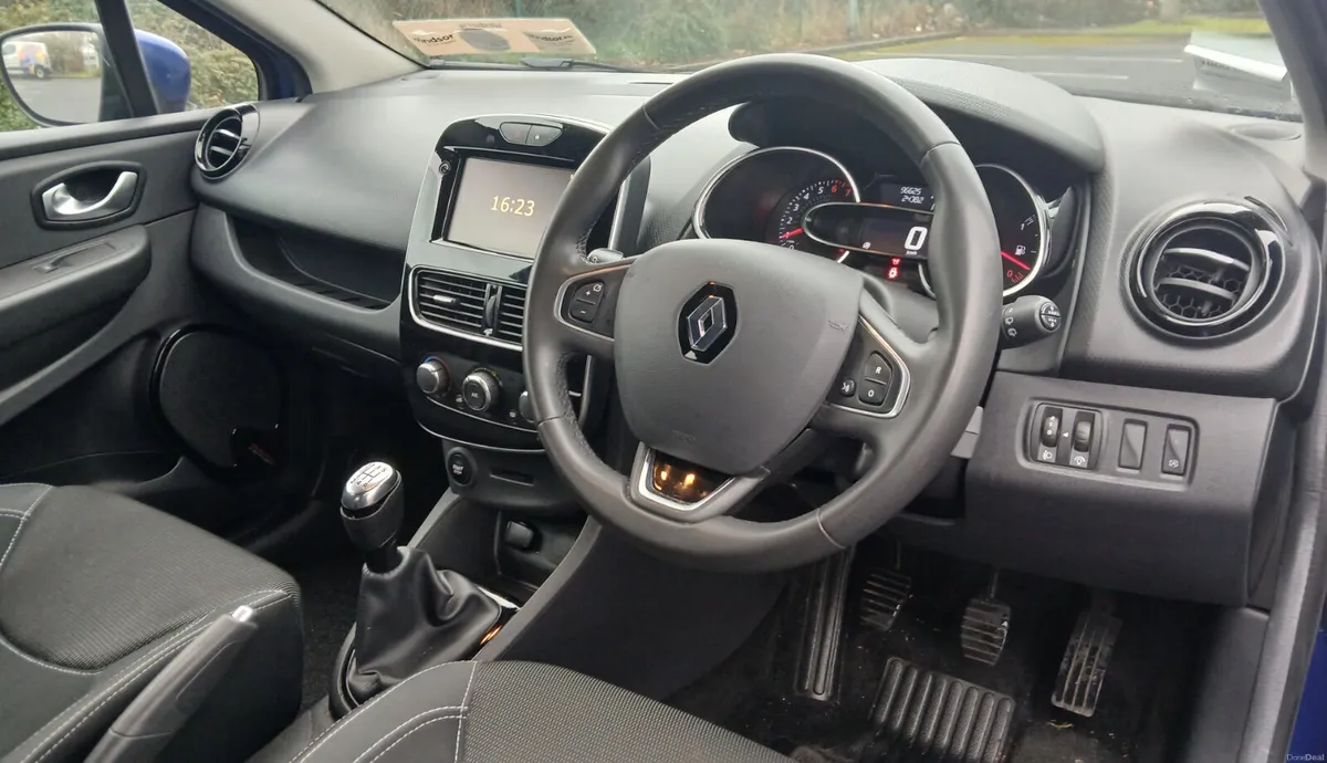 Renault Clio 2019 1.0 IV DYNAMIQUE SAT NAV 5dr - Image 3