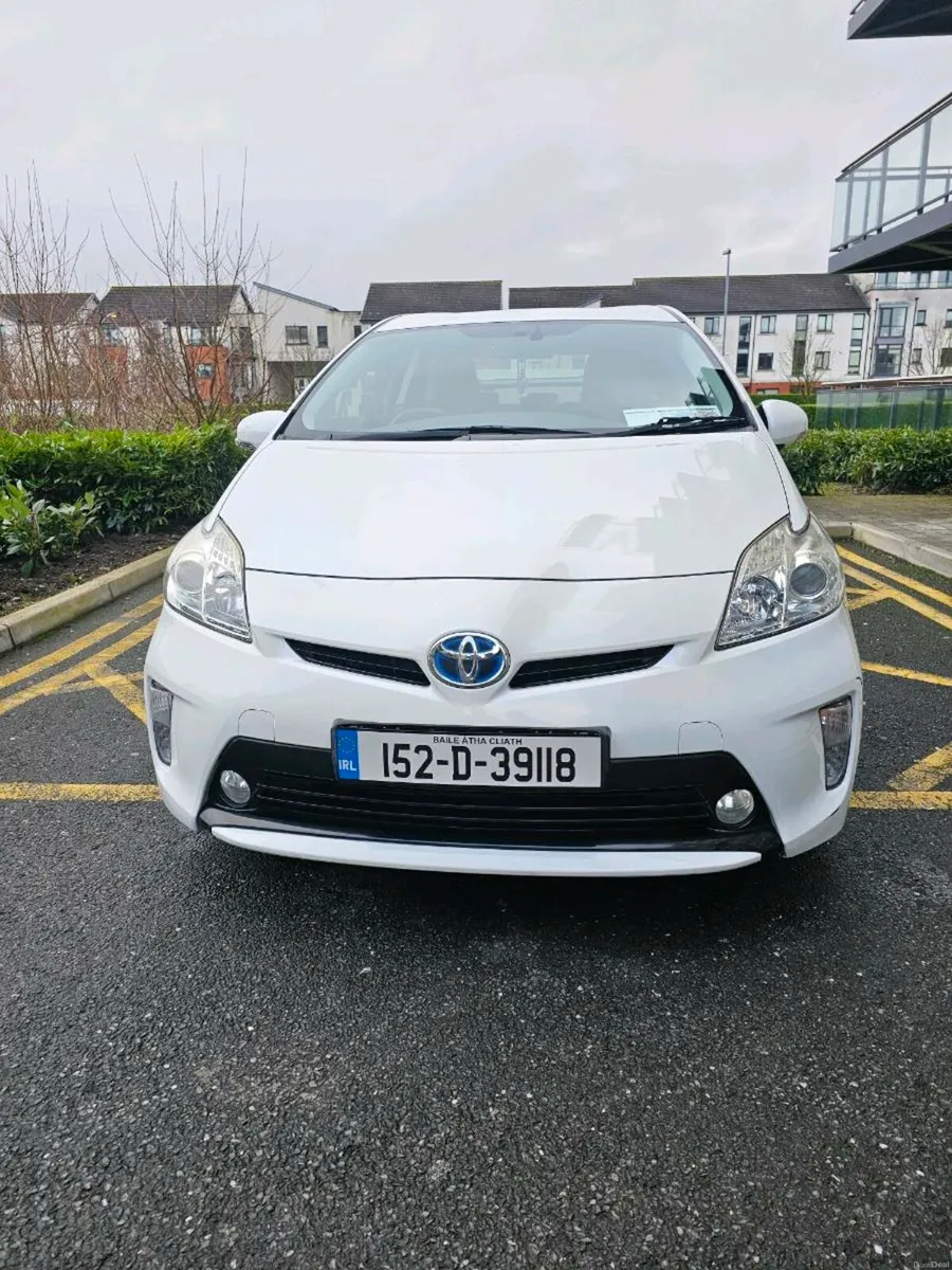 Toyota Prius 2015... 60,200 kms - Image 1