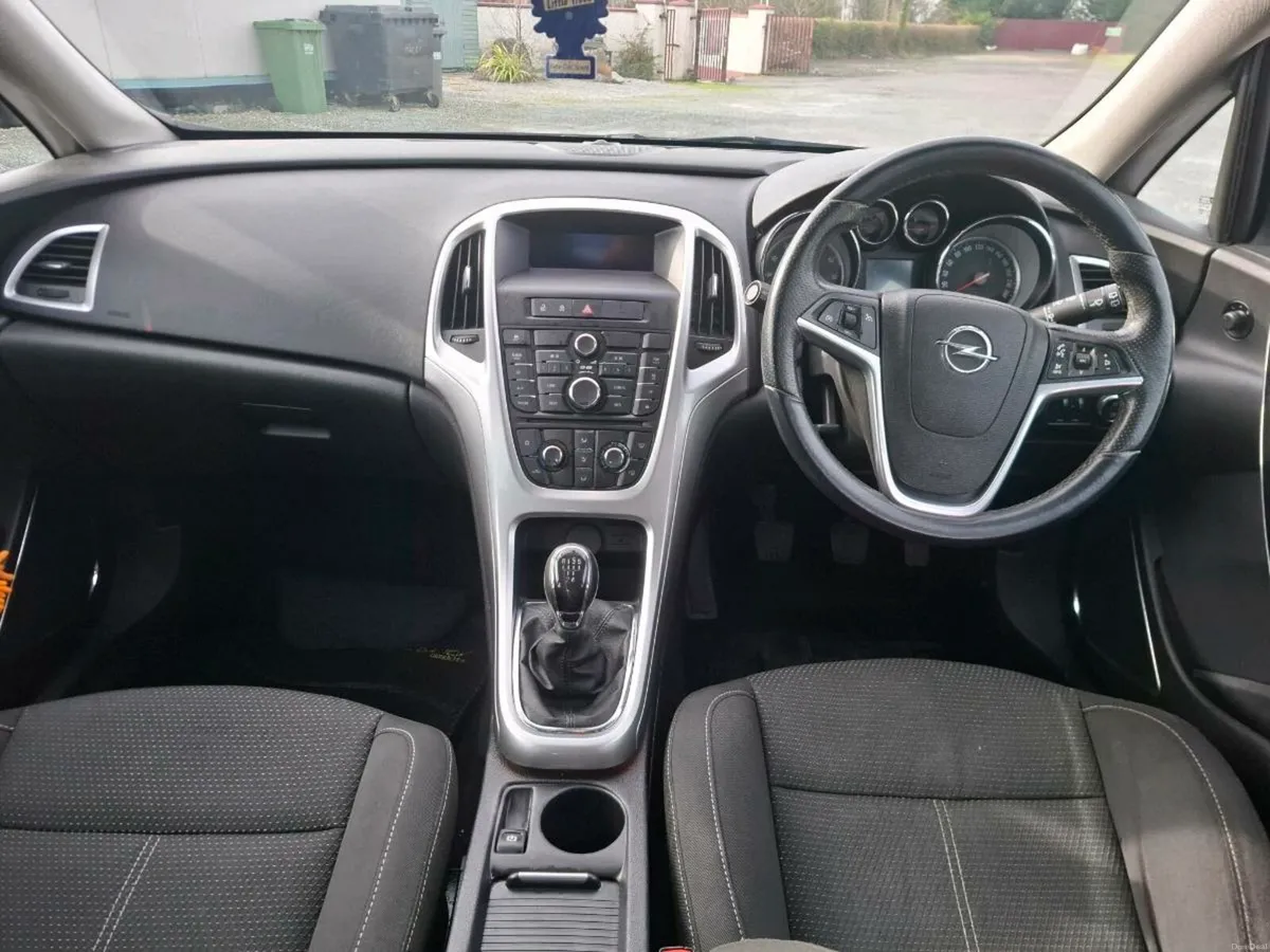 Opel astra €2,450 NCT - Image 4