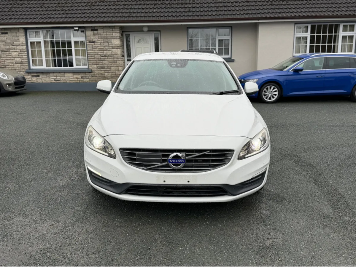 Volvo V60 2.0 D4 SE LUXURY PLUS DIESEL AUTOMATIC / - Image 2