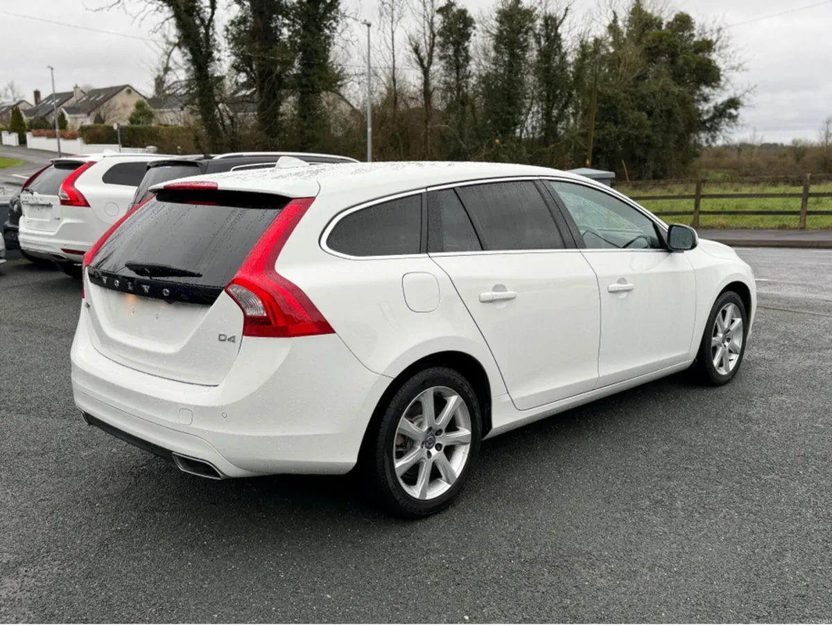 Volvo V60 2.0 D4 SE LUXURY PLUS DIESEL AUTOMATIC / - Image 4