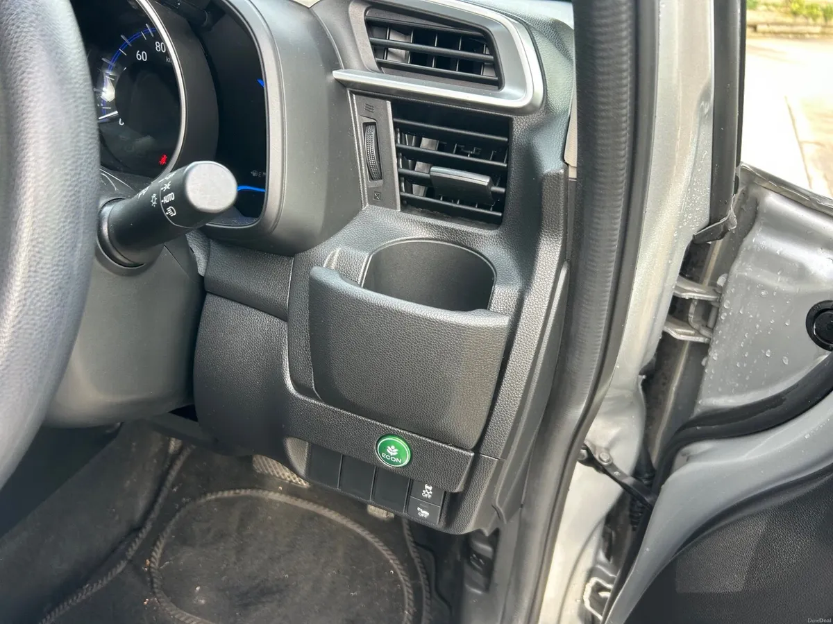 Honda Fit 2014/ Hybrid  1.5 petrol - Image 3