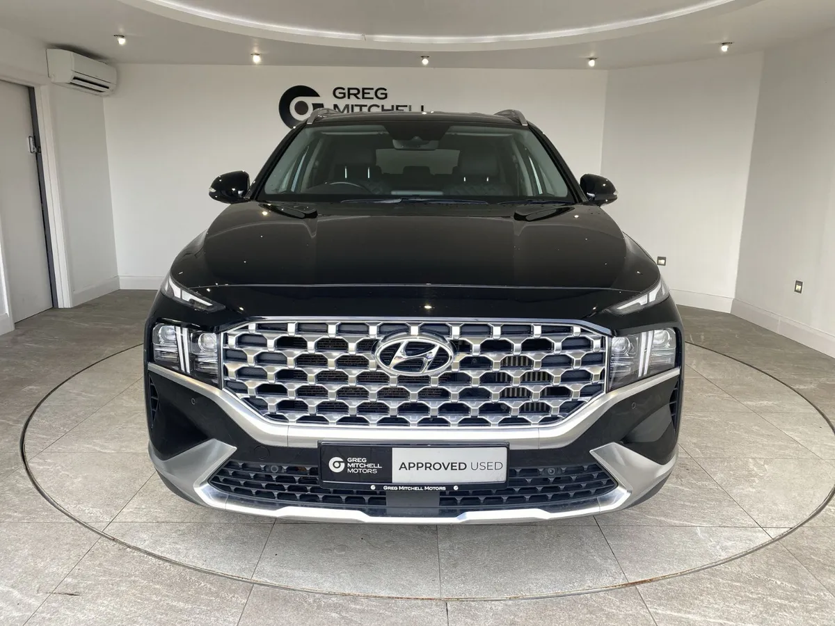 Hyundai Santa Fe 2023 - Image 2