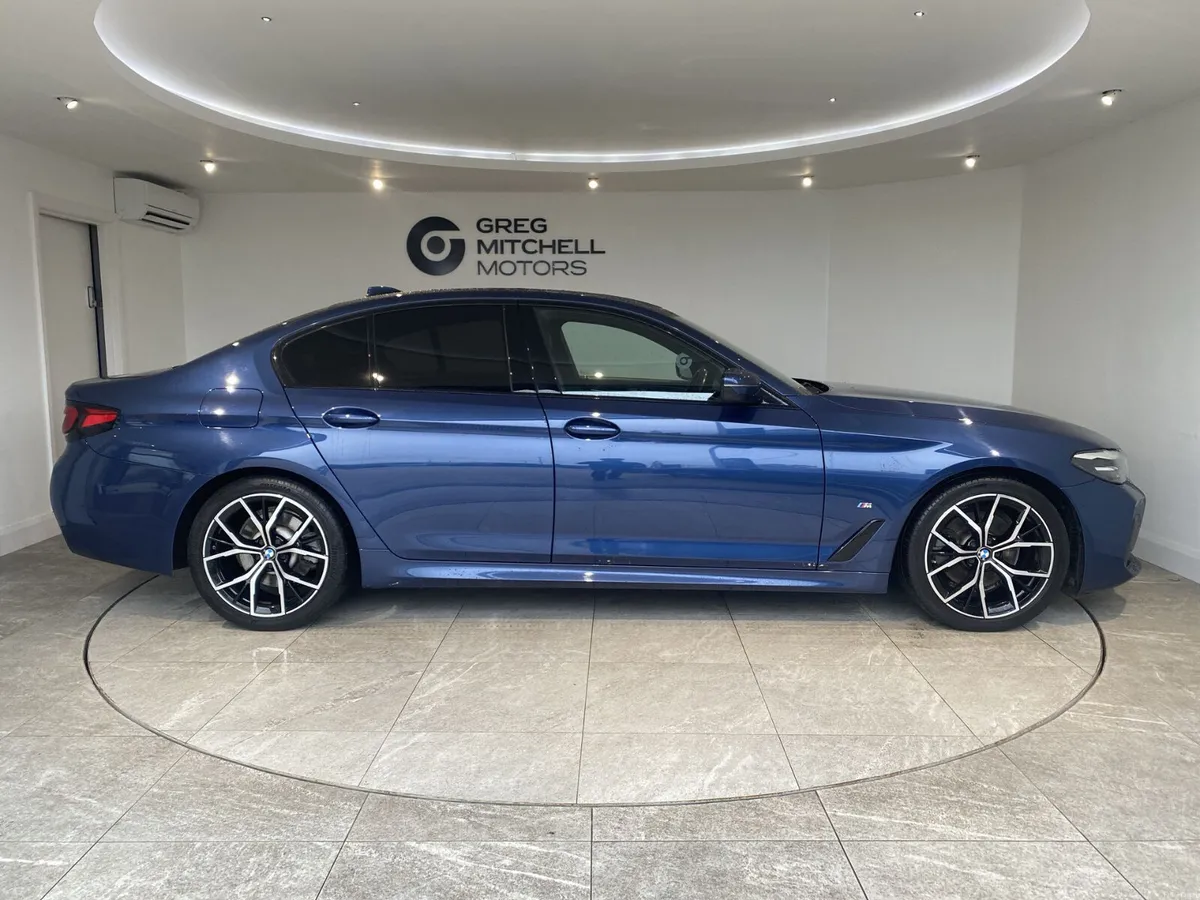 BMW 5-Series 2021 - Image 4