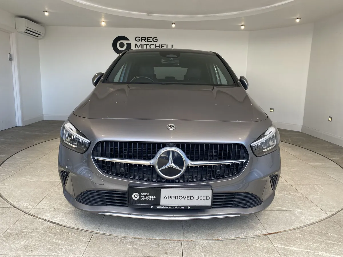 Mercedes-Benz 200 2023 - Image 2