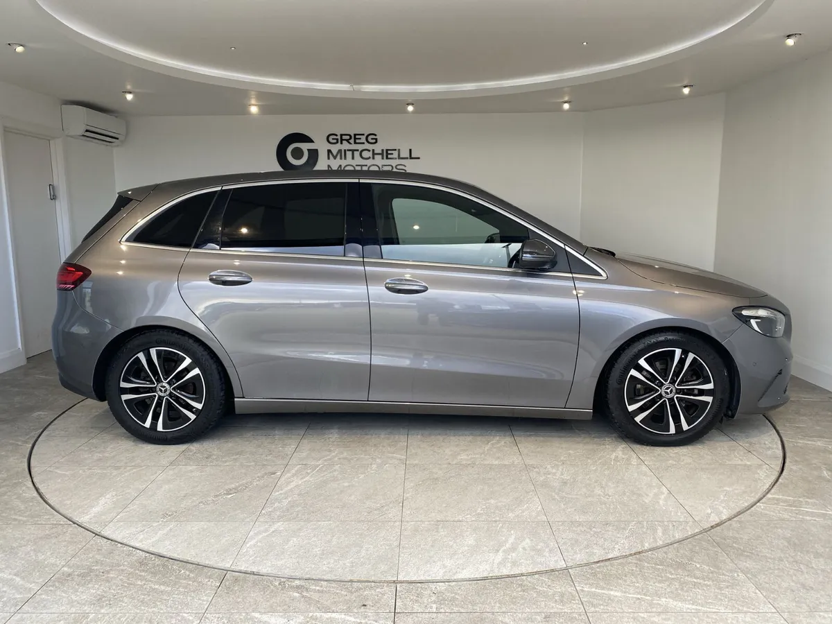 Mercedes-Benz 200 2023 - Image 4