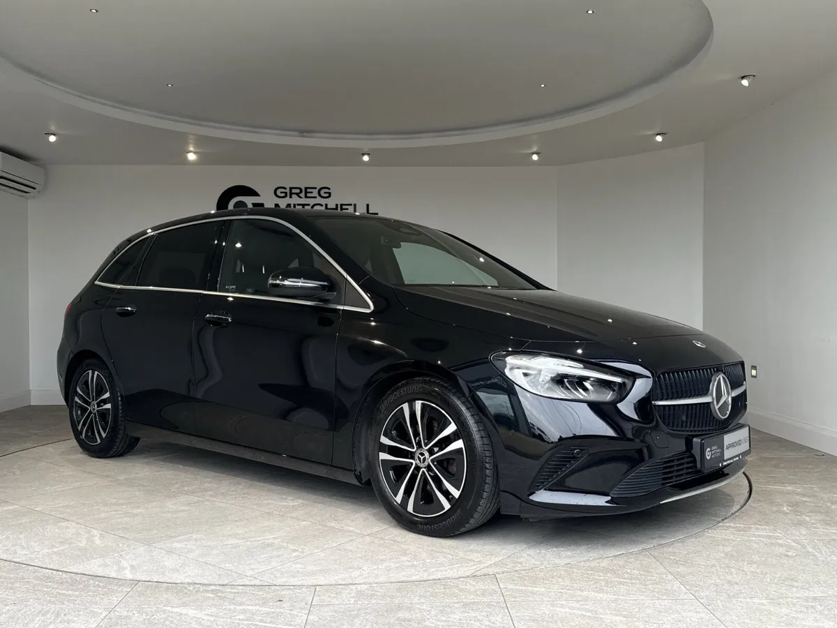 Mercedes-Benz 200 2023 - Image 1