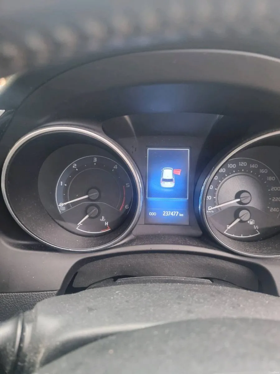 Toyota auris - Image 4