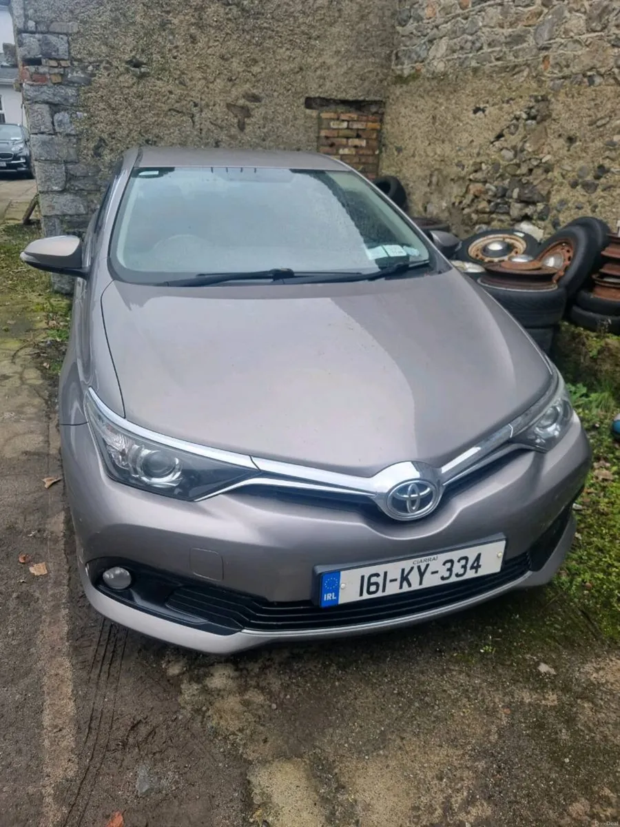Toyota auris - Image 1
