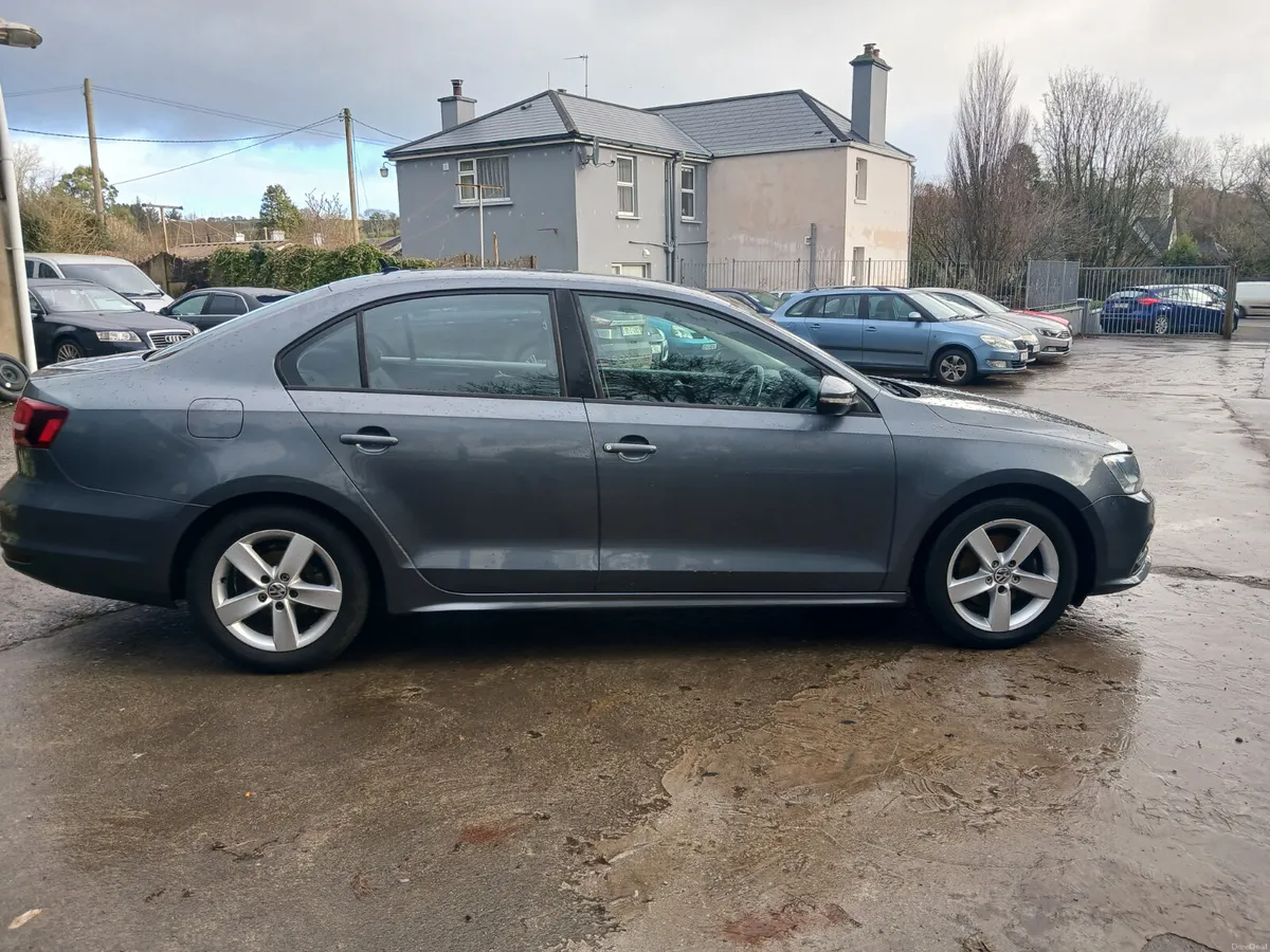 Volkswagen Jetta 2016 2.0 TDI - Image 2