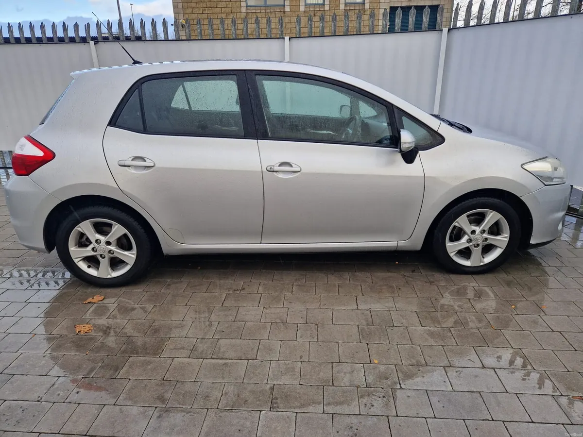 Toyota Auris 2010 **READ ADD ** - Image 4