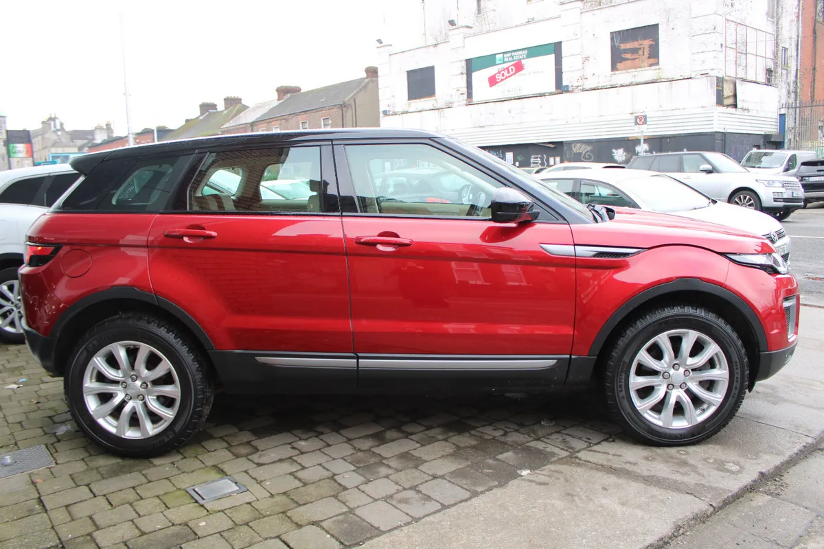 Land Rover Range Rover Evoque AUTO 4WD 2017 - Image 3